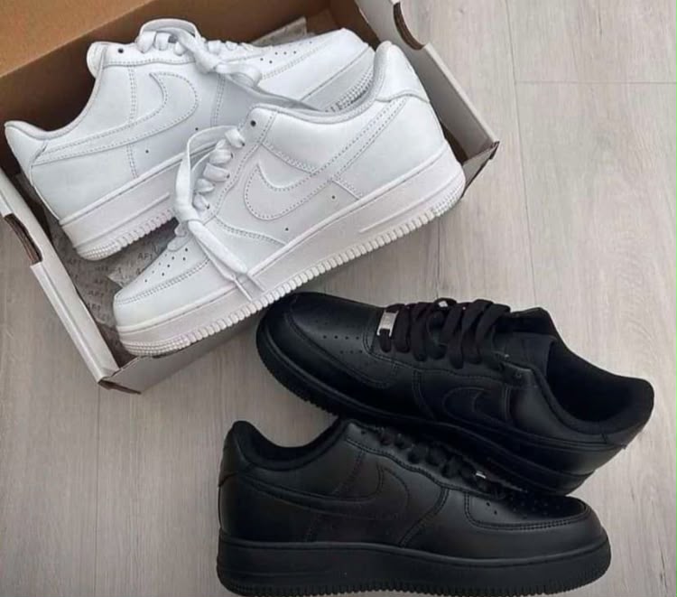 Nike Air Force 1 Low - White and Black Pair Combo