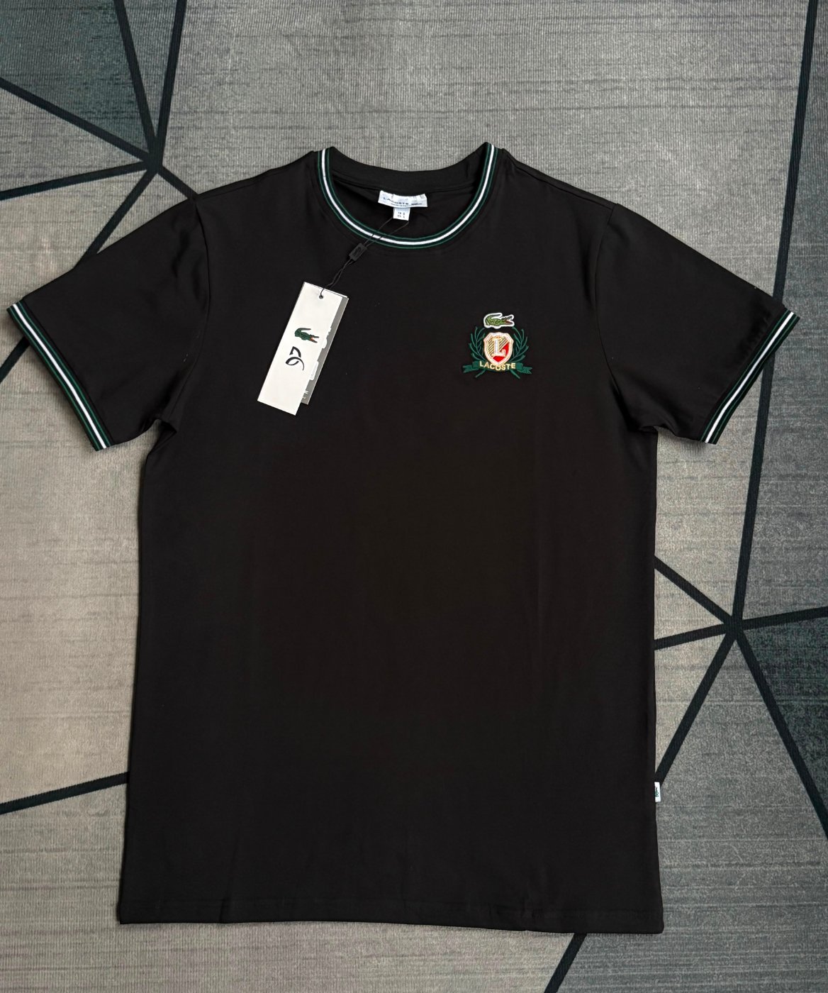 Crest Logo - Black 01