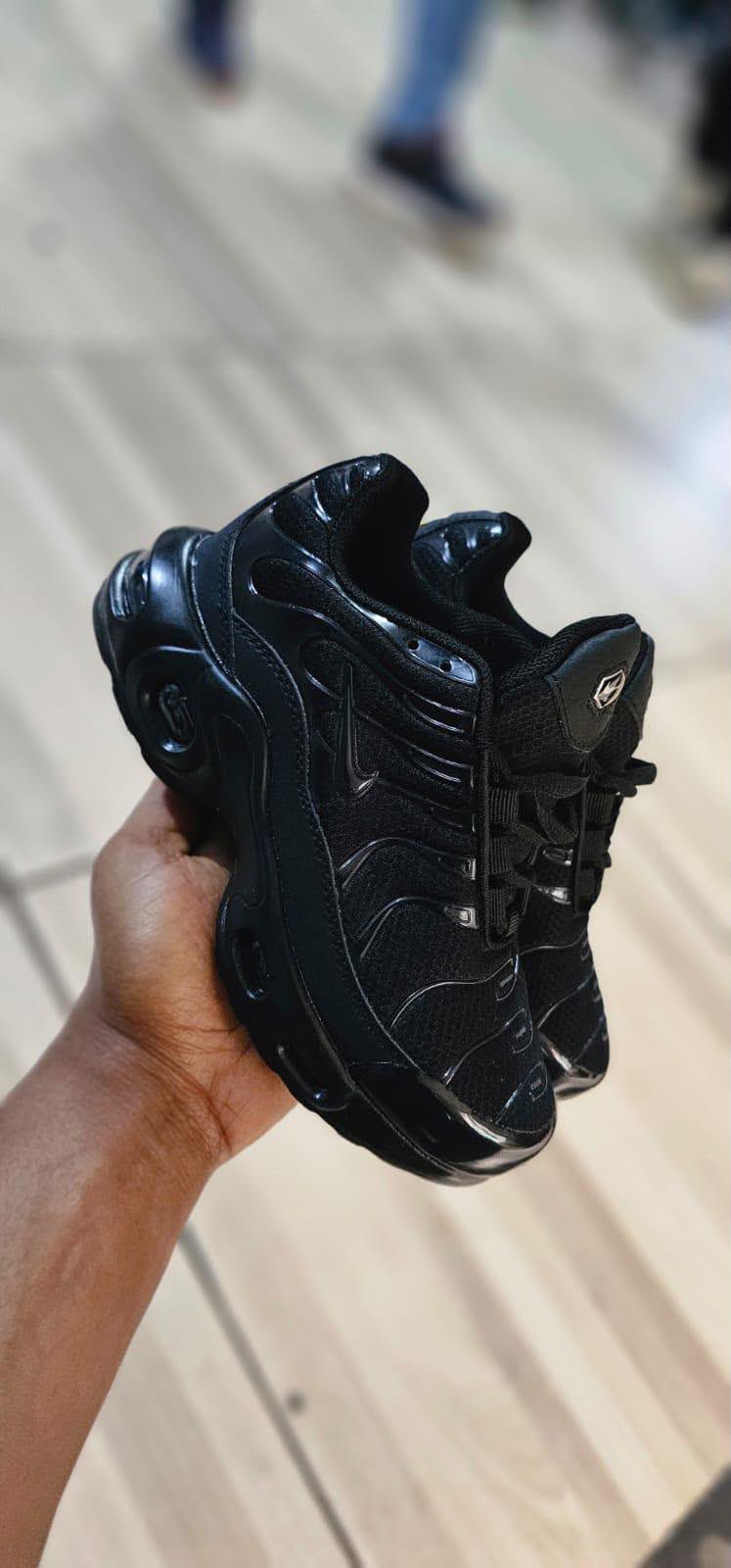 Nike Air Max Plus Kids - Black